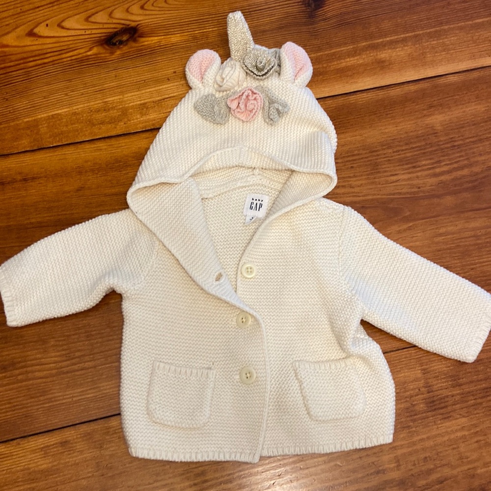 Baby GAP unicorn sweater. 0-3 months